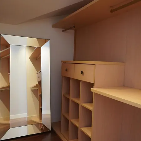 Meruelo Apartament *